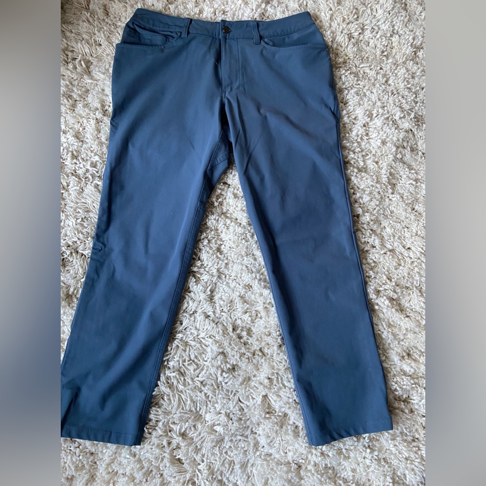 Lulu Lemon ABC Men’s Classic Fit Pants. Ankle Length. Size 32/27 Iron Blue